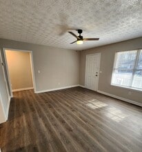 215 Green Acre Ln in Cartersville, GA - Building Photo - Building Photo