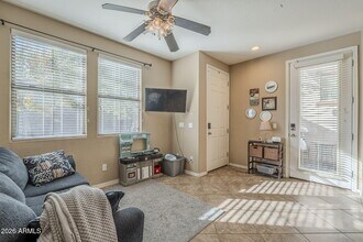 451 S Hawes Rd in Mesa, AZ - Building Photo - Building Photo