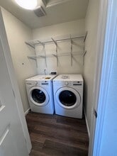 Astoria Place in Sacramento, CA - Foto de edificio - Building Photo