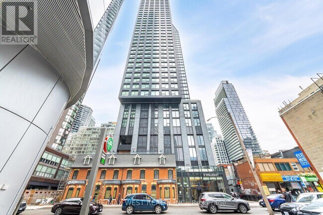 8-3508 Wellesley St W