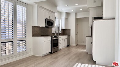 1124 Kings Rd in West Hollywood, CA - Building Photo - Building Photo