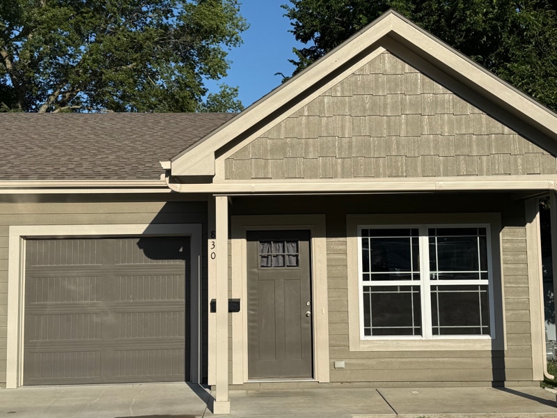 830 S Pecan St in Ottawa, KS - Building Photo