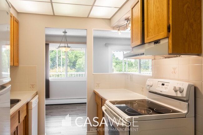 8149-8149 111 St NW in Edmonton, AB - Building Photo - Building Photo