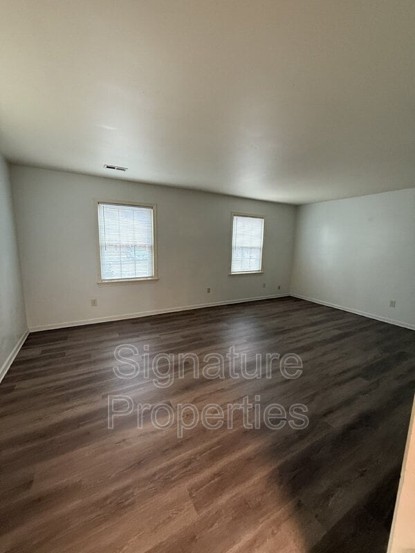 369 Circuit Ln in Newport News, VA - Building Photo - Building Photo