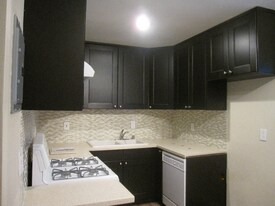 211 Seal Beach Blvd, Unit 3 in Seal Beach, CA - Building Photo