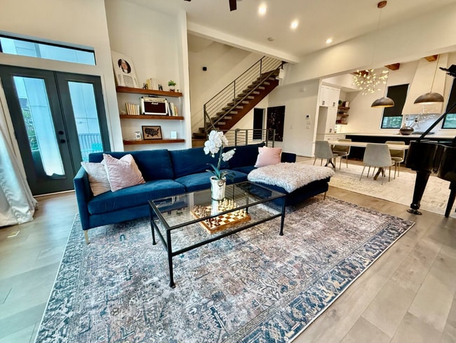 property at 513 Memorial Heights Dr