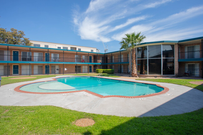 Lantana Apartments in Austin, TX - Building Photo - Building Photo