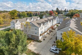 6333-6358 Scarlet Leaf Ln in Pleasant Hill, IA - Building Photo - Building Photo