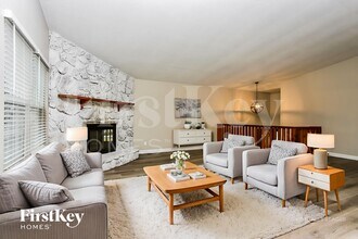 855 Windemere Ave in Des Peres, MO - Building Photo - Building Photo