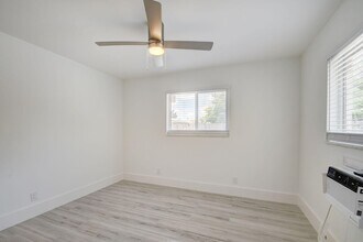 525 S Broadway in Lantana, FL - Building Photo - Building Photo
