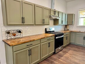 1353 Red Town Rd in Elgin, TX - Building Photo - Building Photo