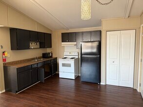 616 W Boone St, Unit 3 in Marshalltown, IA - Building Photo - Building Photo