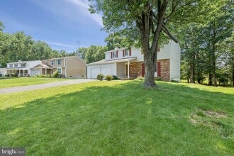 115 S Dickenson Ave in Sterling, VA - Building Photo - Building Photo