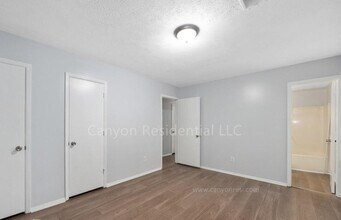5825 Vernier Dr SW in College Park, GA - Building Photo - Building Photo