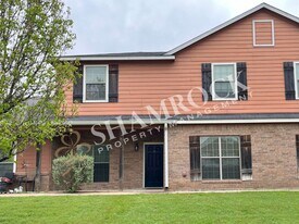 820 Chambers Creek Cir in Hewitt, TX - Building Photo