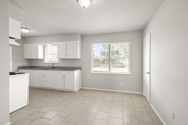 7411 Langley Rd in Houston, TX - Building Photo - Building Photo