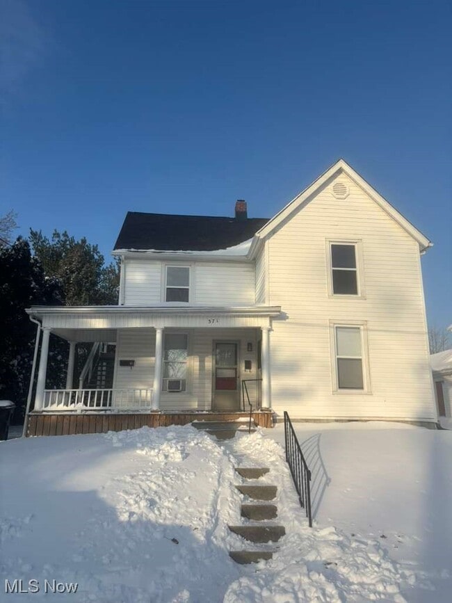 property at 371 N Mulberry St