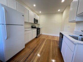 36 Addington Rd, Unit 3 in Brookline, MA - Foto de edificio - Building Photo