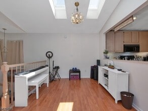 9 Teal Ln in Bedminster, NJ - Building Photo - Building Photo