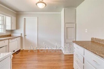 724 General Senter Dr in Midwest City, OK - Building Photo - Building Photo