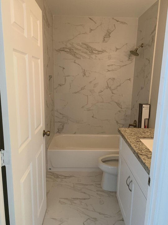 20971 Vía Azalea in Boca Raton, FL - Building Photo