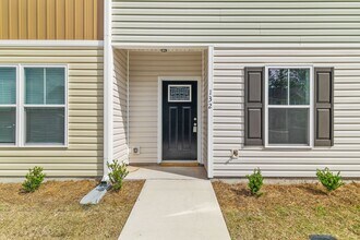 132 Buckhorn Ave in Holly Ridge, NC - Building Photo - Building Photo