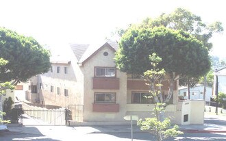 5300 Huntington Dr S in Los Angeles, CA - Building Photo