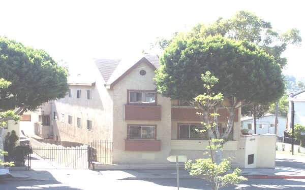 5300 Huntington Dr S in Los Angeles, CA - Building Photo
