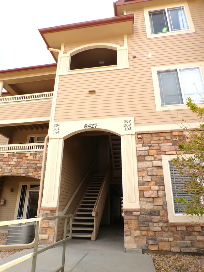 property at 8427 S Hoyt Way