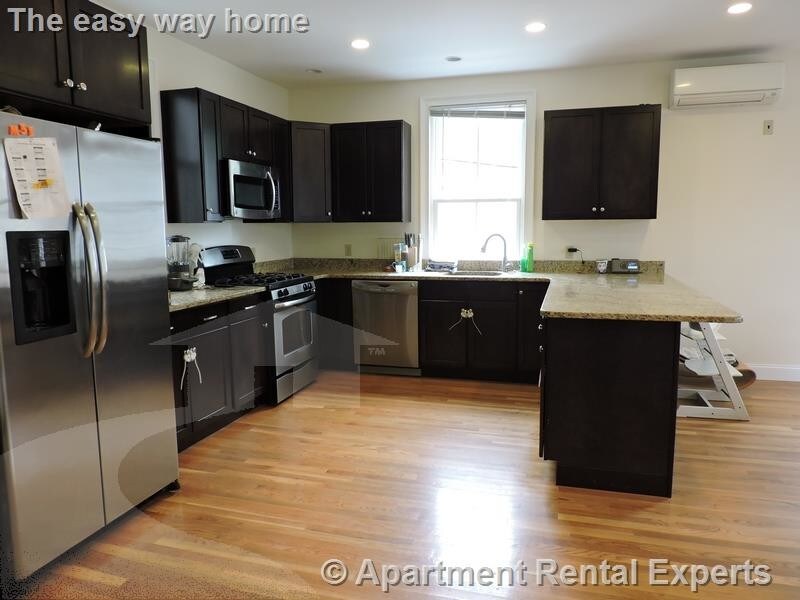 35 Roberts Rd, Unit 3R in Cambridge, MA - Building Photo
