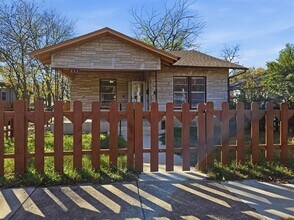 823 S Beacon St in Dallas, TX - Building Photo - Building Photo