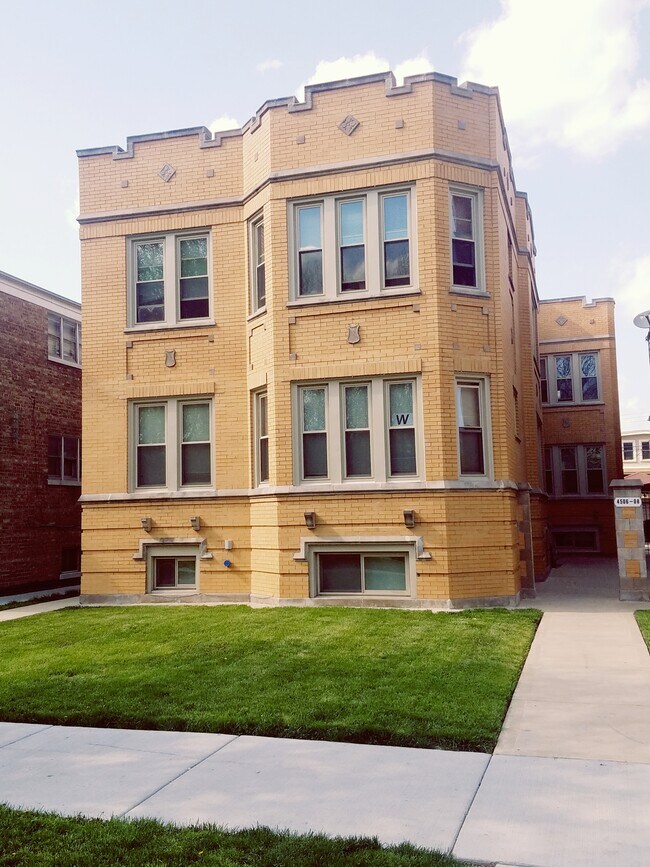 4508 W Wrightwood Ave in Chicago, IL - Building Photo - Building Photo
