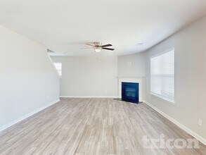 317 Persian Ct in Hopkins, SC - Foto de edificio - Building Photo