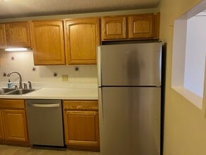 688 Boston Post Rd E, Unit 223 in Marlborough, MA - Building Photo - Building Photo