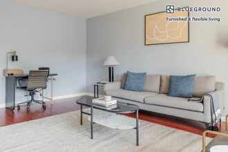 235 Arlington Rd in Redwood City, CA - Foto de edificio - Building Photo