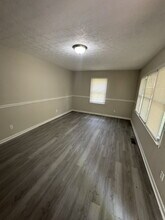 302 Brookview Dr in Talladega, AL - Building Photo - Building Photo