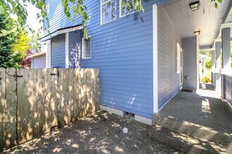 1460 Haskell St in Dupont, WA - Building Photo - Building Photo