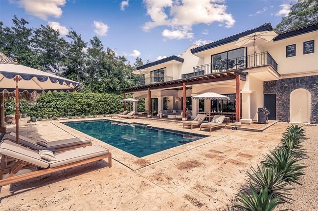 property at 90 Reserva De Golf