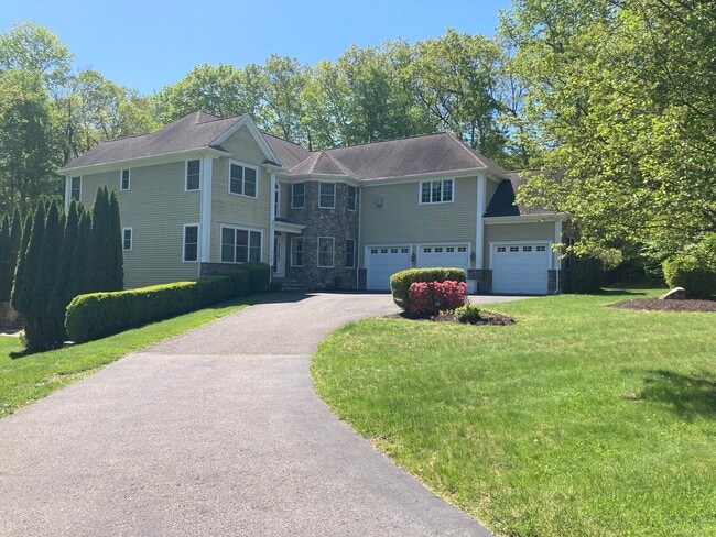 15 Logging Trail Ln in Brookfield, CT - Building Photo - Building Photo