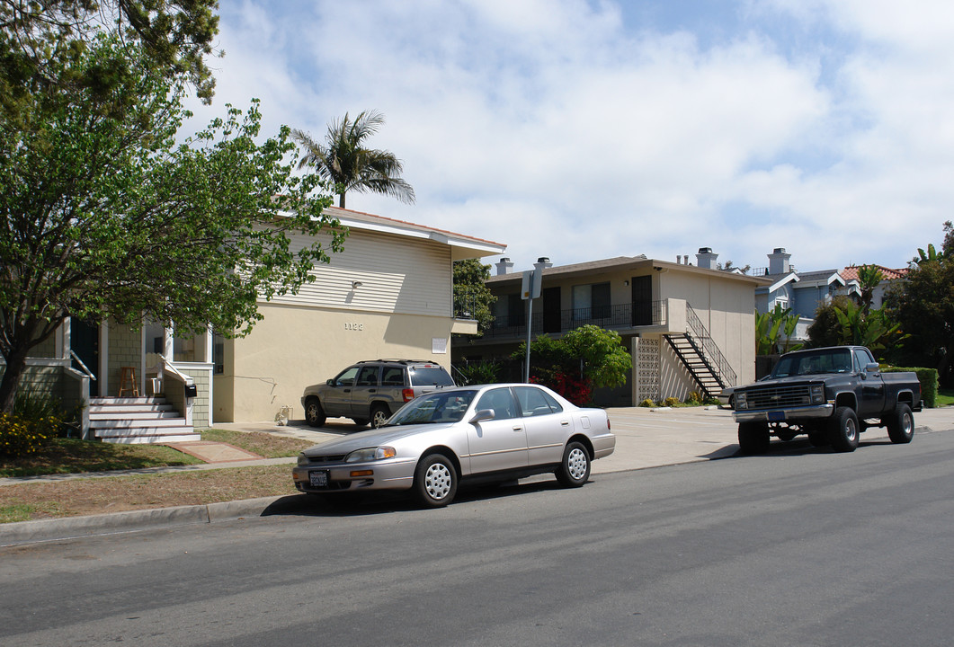 1128 Felspar Street in San Diego, CA - Foto de edificio