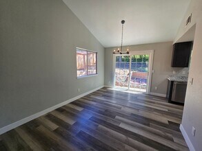 928 Mikkelsen Dr in Auburn, CA - Building Photo - Building Photo