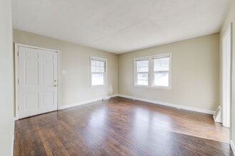 7724 Horatio Dr in St. Louis, MO - Foto de edificio - Building Photo