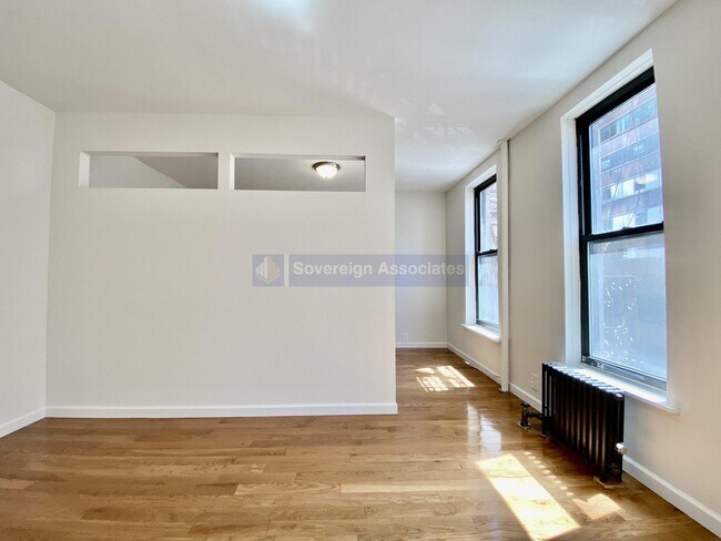 401 E 68th St in New York, NY - Building Photo - Building Photo