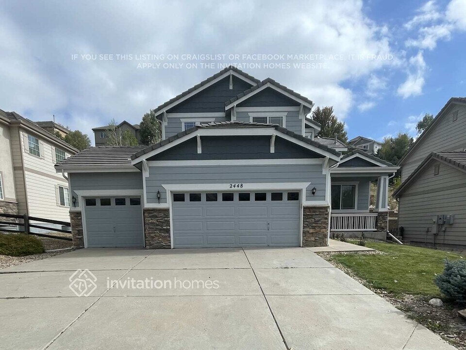 2448 Bellavista St in Castle Rock, CO - Foto de edificio