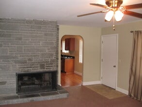 24 Pyrex St in Corning, NY - Building Photo - Building Photo