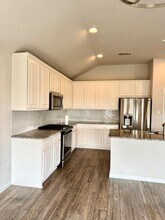 116 W Highfield St in Hutto, TX - Building Photo - Building Photo