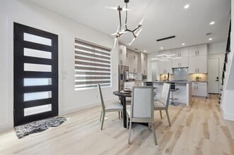2433 Vagas St in Dallas, TX - Building Photo - Building Photo