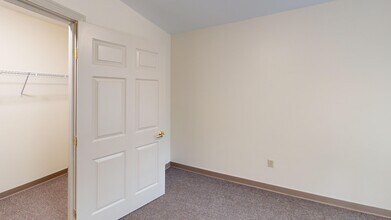 Wadleigh Senior Housing in Newmarket, NH - Building Photo - Building Photo