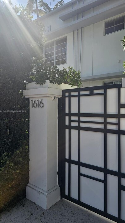 1616 Michigan Ave in Miami Beach, FL - Building Photo