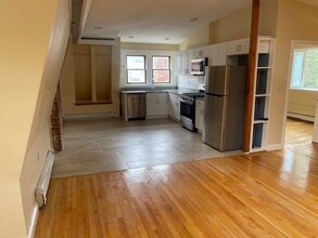 26 River St, Unit 3 in Cambridge, MA - Building Photo - Building Photo